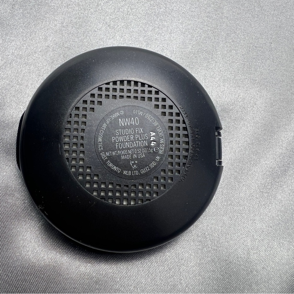 MAC Studio Fix Powder Plus Foundation NW40 15g /0.52oz NEW ‎ — ORIGINAL FORMULA - Picture 3 of 6